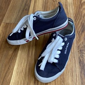Tommy Hilfiger Canvas Sneakers. Size 1